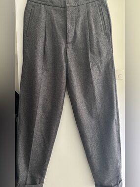 Closed wool pants